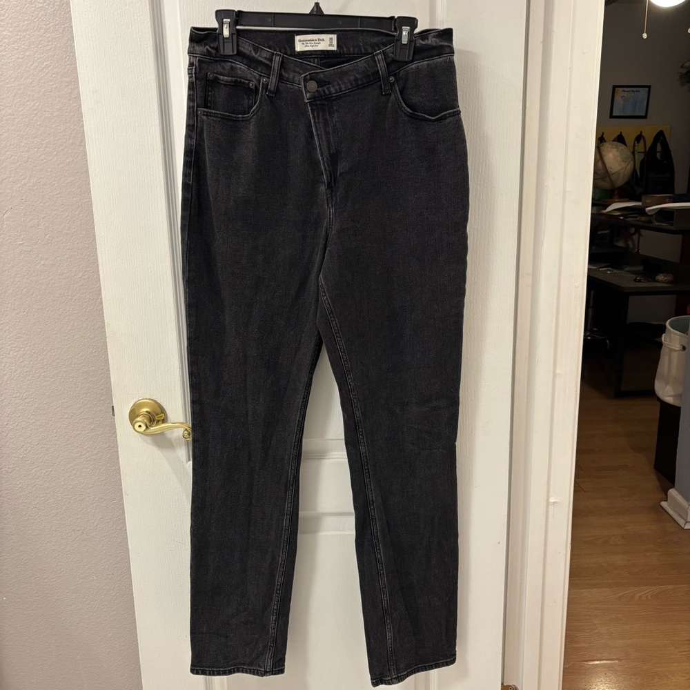 Abercrombie & Fitch The 90s Slim Straight Ultra High Rise Black Jeans size 10/30 - Picture 4 of 14